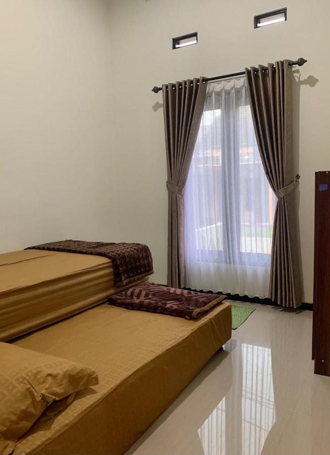 Guest House / Homestay Bukit Mutiara Residence Ngingas Exterior foto
